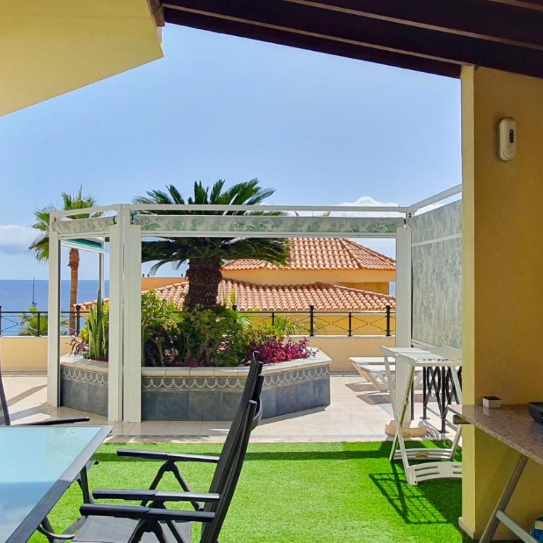 Grand Villa Blue Horizon in Los Cristianos, Ocean-Facing, Private Garden and Parking, 5 BR - Villa con Vista Mare - 24