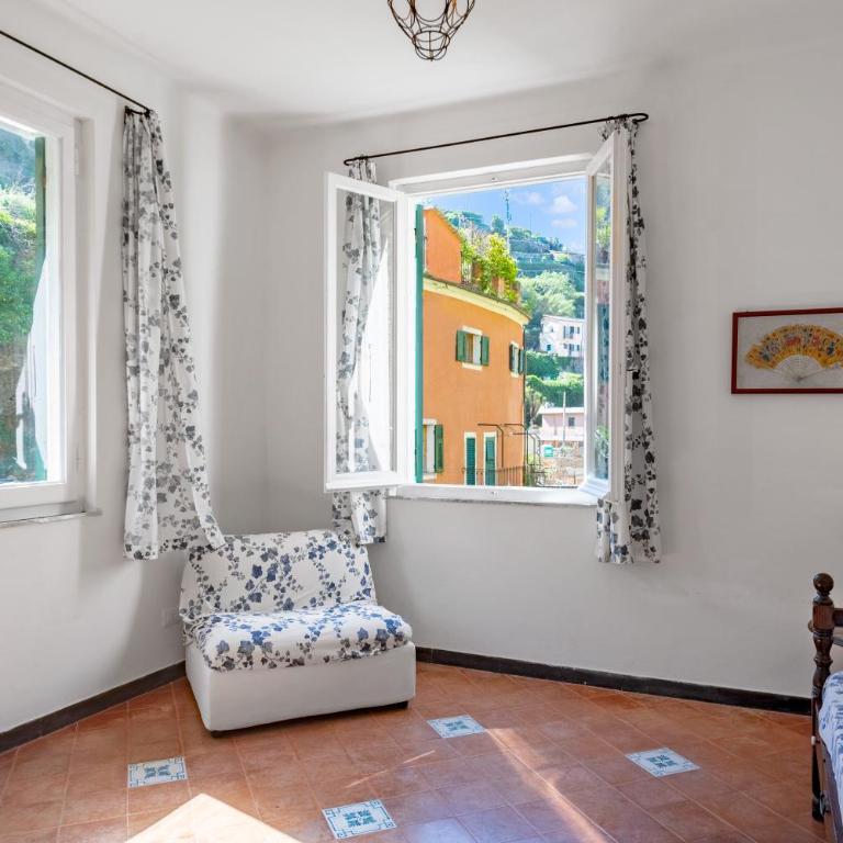 Vernazza Apartments - Two Bedroom Apartment 2 - 8