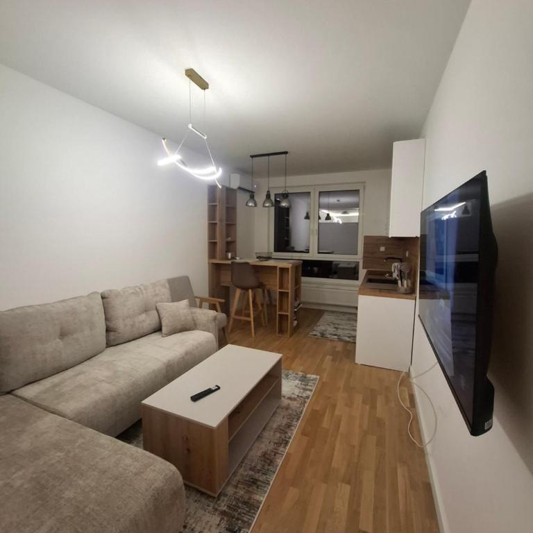  - Room #1714670301 - 14