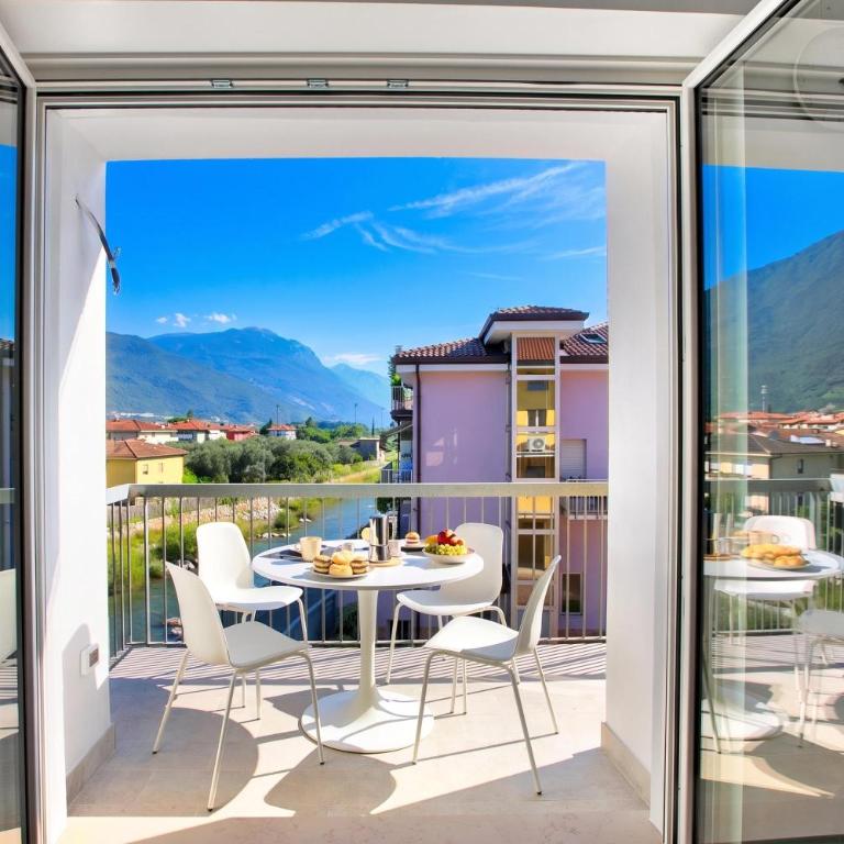 Bike & River Apartments with Mountain View - Two Bedroom Apartment with Balcony - 1