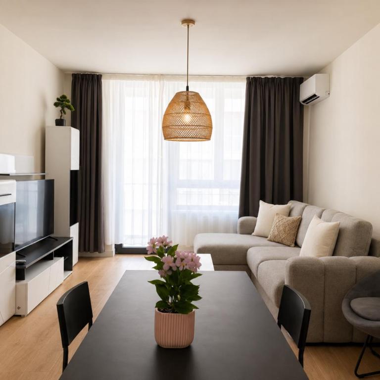  - Room #1715010703 - 7