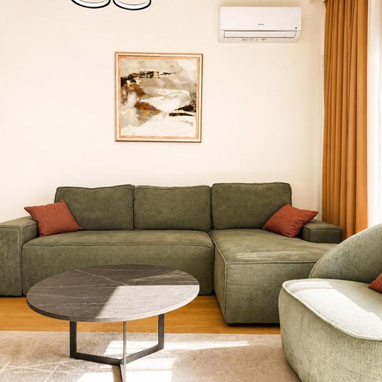  - Room #1715010702 - 6