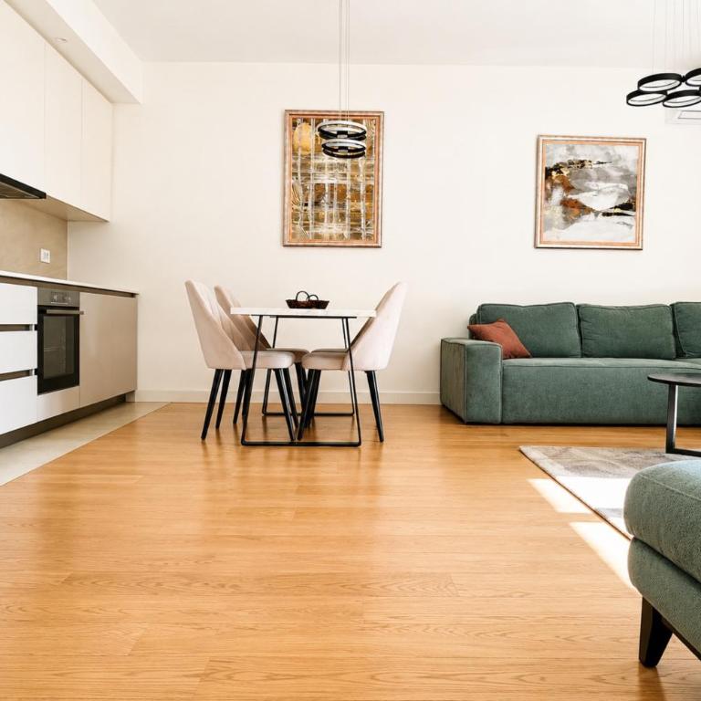  - Room #1715010702 - 9