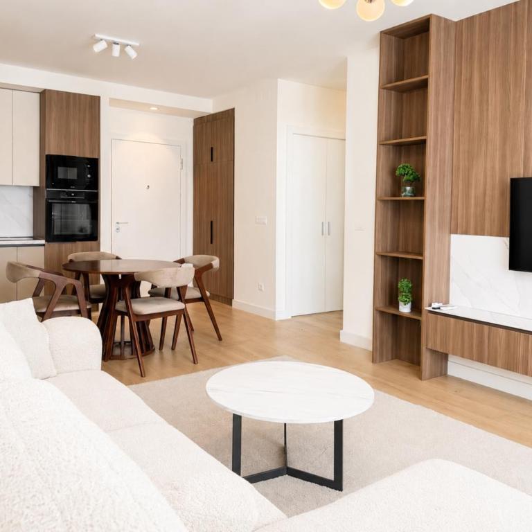  - Room #1715010701 - 18