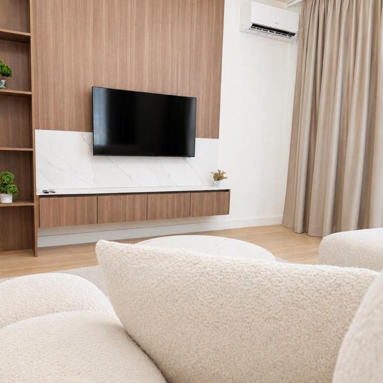 - Room #1715010701 - 19