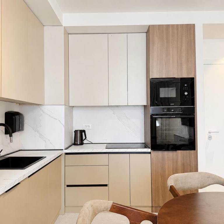  - Room #1715010701 - 31