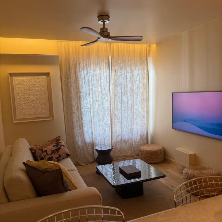 Chic Pied-à-Terre Heart of Paris 7th - Room #1715014501 - 1