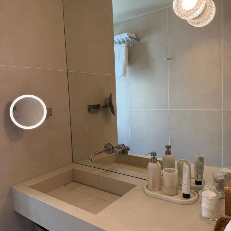 Chic Pied-à-Terre Heart of Paris 7th - Room #1715014501 - 8