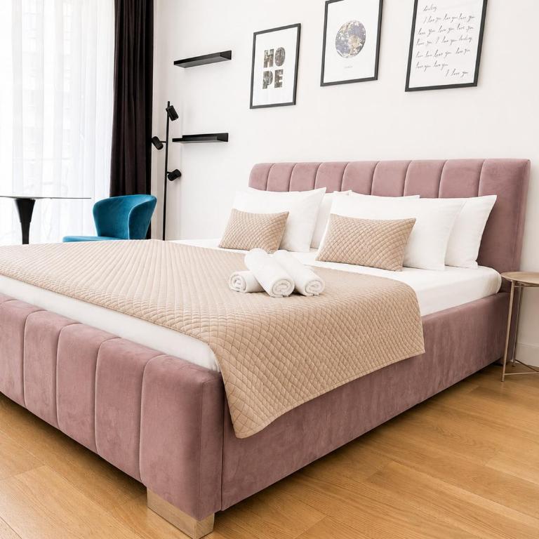  - Room #1715010704 - 10