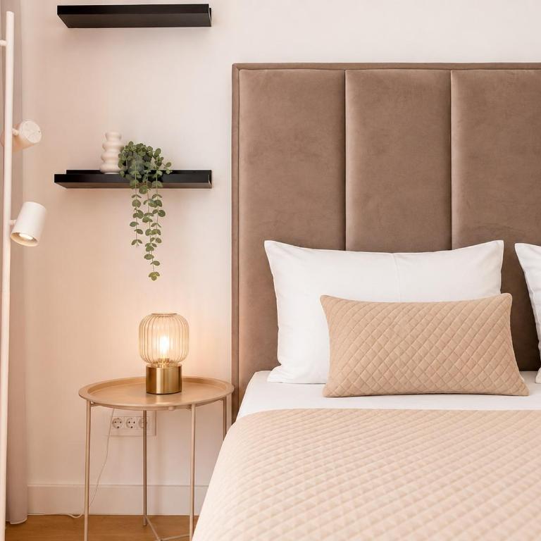  - Room #1715010704 - 14