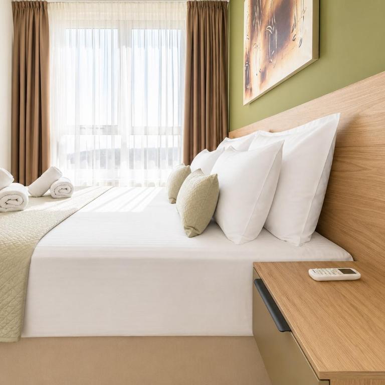  - Room #1715010705 - 10