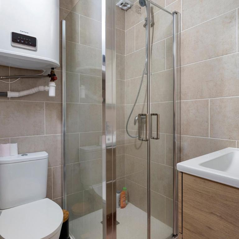 Villa à 80 m de la Plage Grazel - Three-Bedroom House - 14