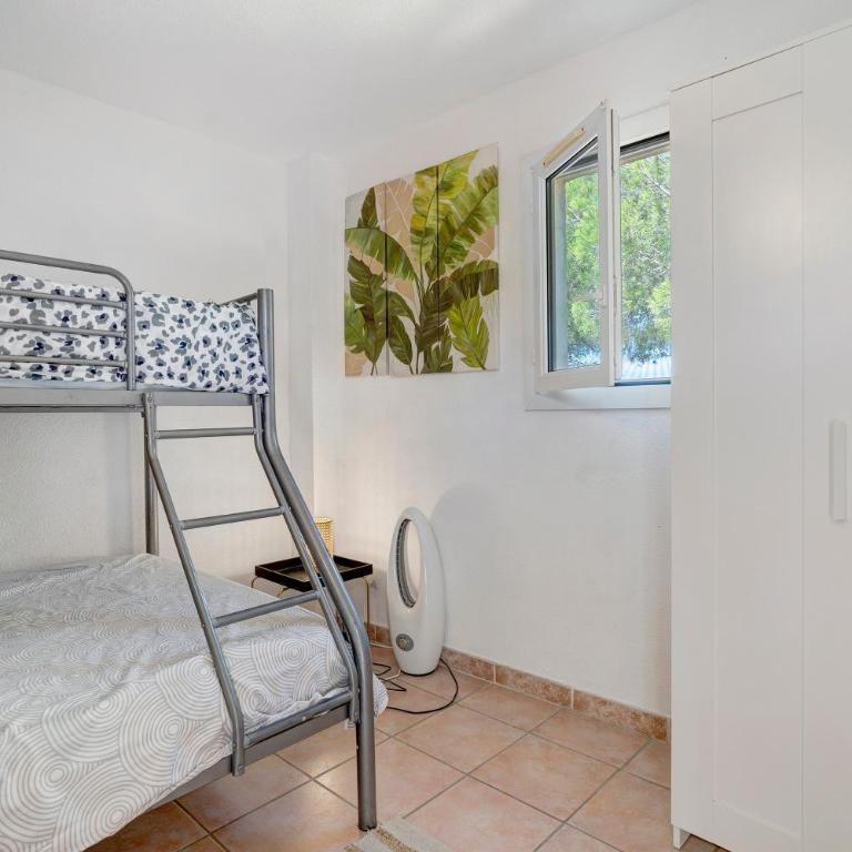 Villa à 80 m de la Plage Grazel - Three-Bedroom House - 16