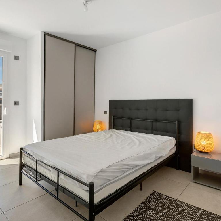 Charmant Deux Pieces Fréjus Proche - Appartement 1 Chambre - Vue sur Jardin - 9