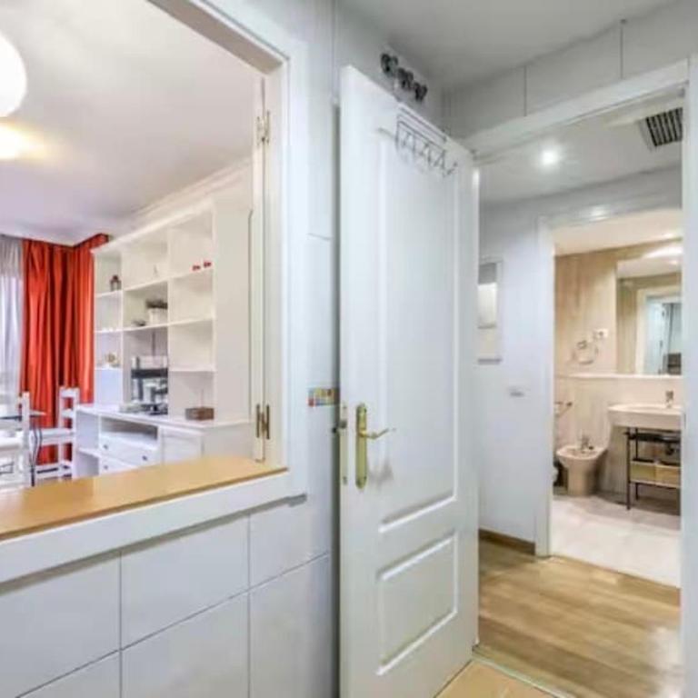- Room #1715060601 - 19