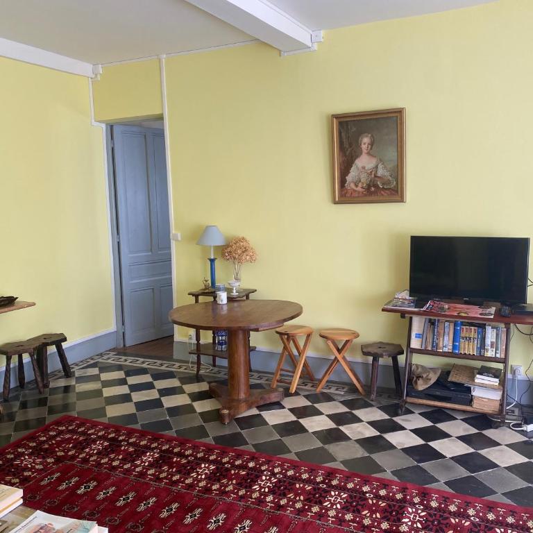 VILLA VICTORIA - CENTRAL - TRIANGLE D'OR DE LUCHON - CASINO - THERMES - TÉLÉCABINES - A 50 METRES DES ALLEES D'ETIGNY - Cycling & Ski House - Maison 5 Chambres - 7