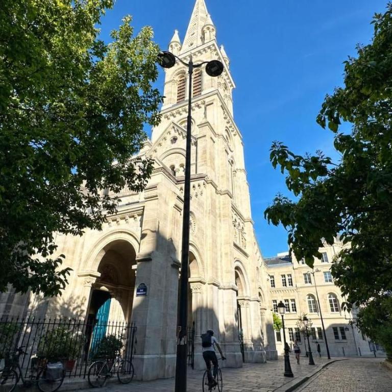Paris 2BR Apartment with Saint-Joseph-des-Nations View - Appartement 2 Chambres - 10