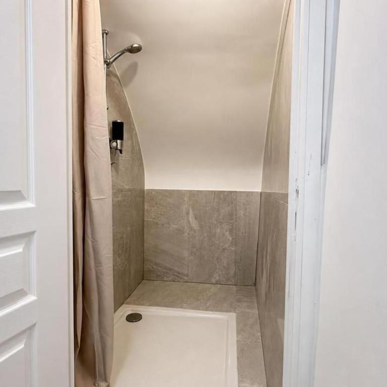 Paris 2BR Apartment with Saint-Joseph-des-Nations View - Appartement 2 Chambres - 21