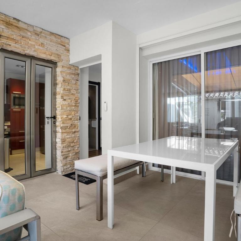 Boutique Townhouse with Hot Tub near Puerto Banús - Casa de 5 dormitorios - 6