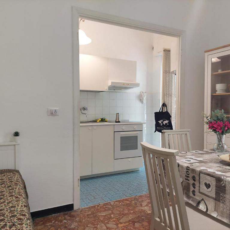 La Casa di Jolanda by Holiday World - Room #1715124501 - 2
