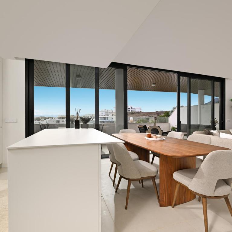 Modern Apartment With Terrace In Higueron - Apartamento de 2 dormitorios con balcón y terraza - 1