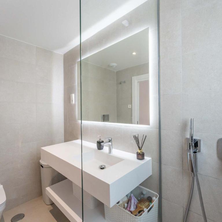 Luxury Penthouse 3BR with sea views garage & spa - Apartment - 24