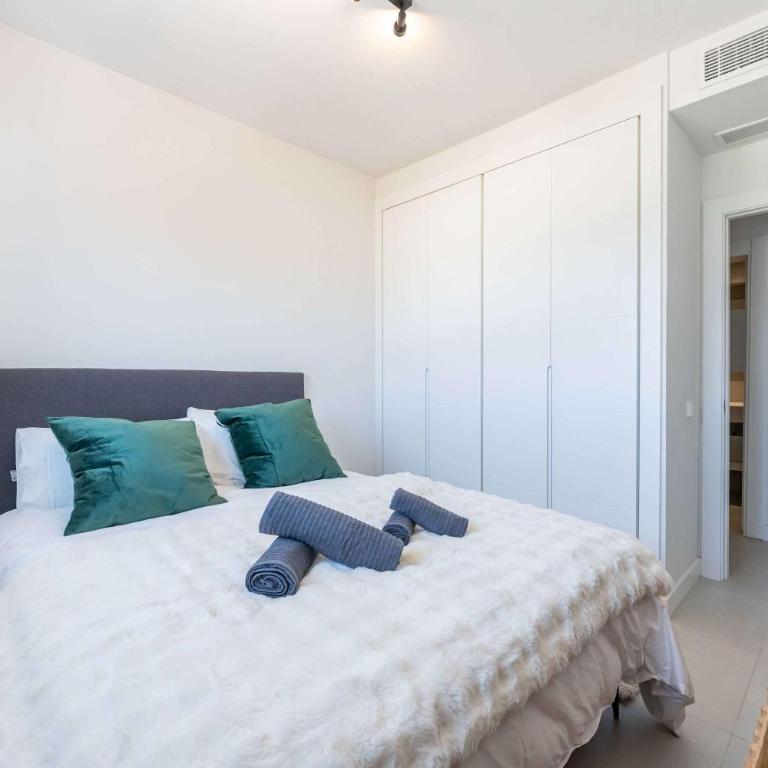 Luxury Penthouse 3BR with sea views garage & spa - Apartment - 15