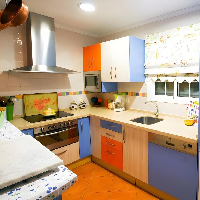 Chalet con piscina privada y amplio jardin SOLO ALQUILAMOS A FAMILIAS - Appartamento - 5