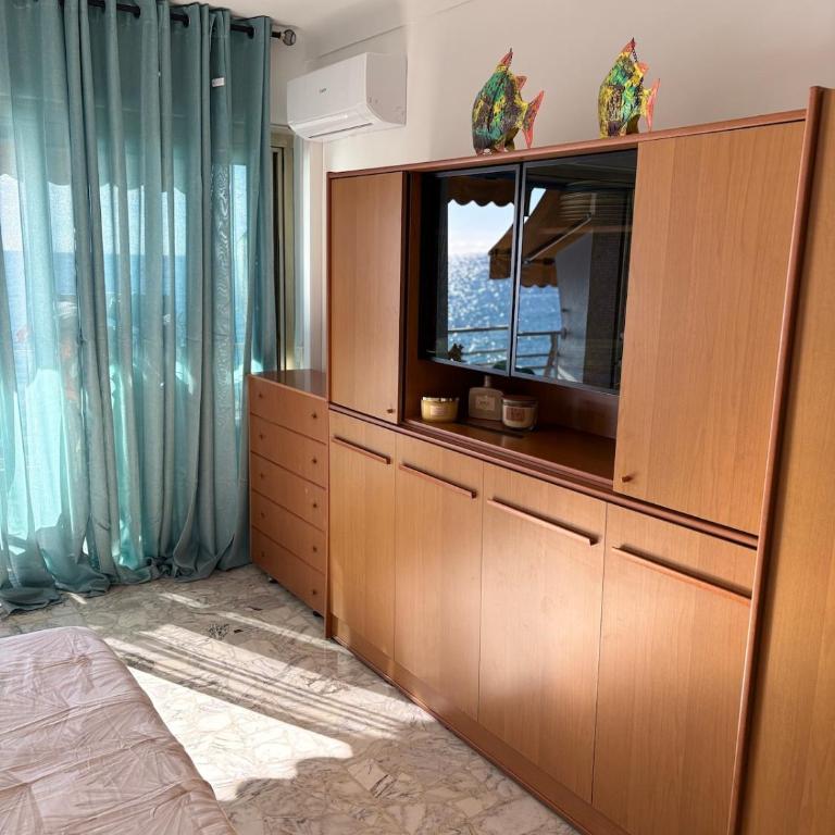  - Room #1715211901 - 12