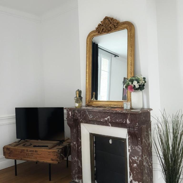 Au cœur de la cité des Sacres - Appartement rénové - Room #1715215101 - 15