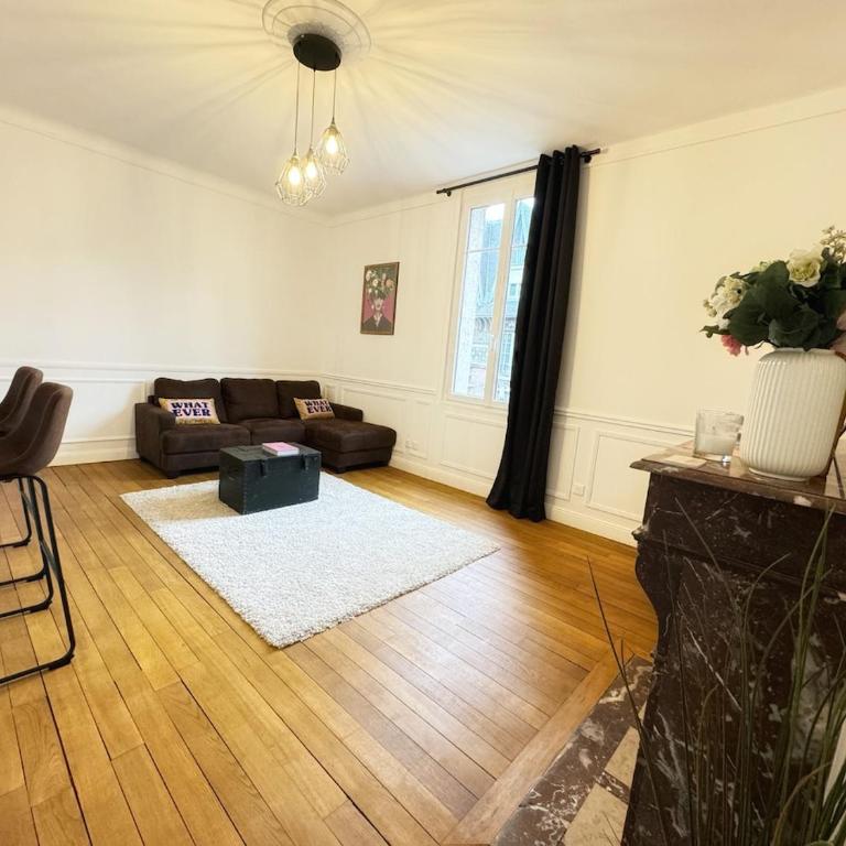 Au cœur de la cité des Sacres - Appartement rénové - Room #1715215101 - 30