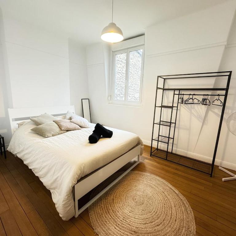 Au cœur de la cité des Sacres - Appartement rénové - Room #1715215101 - 34