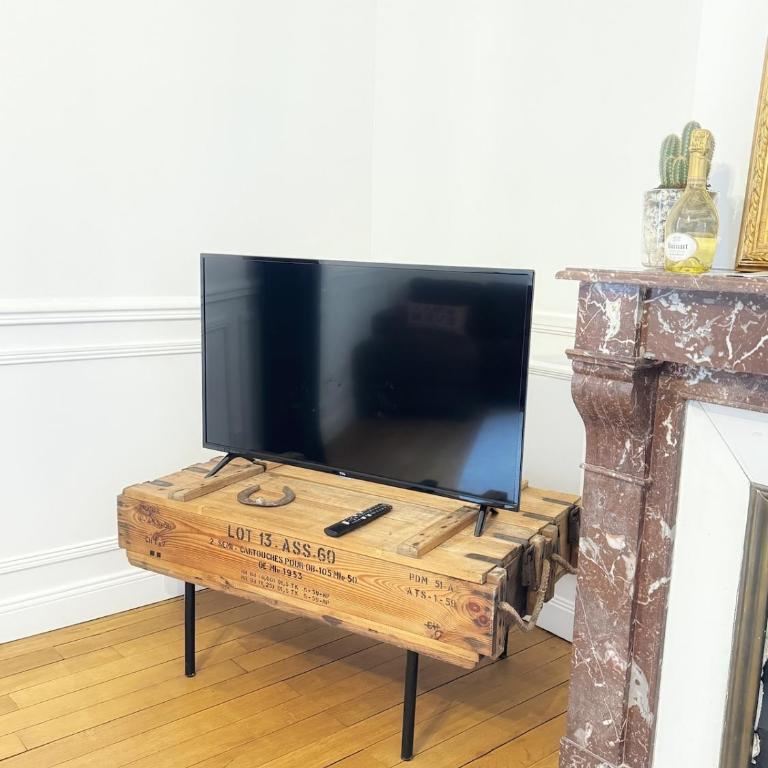 Au cœur de la cité des Sacres - Appartement rénové - Room #1715215101 - 37