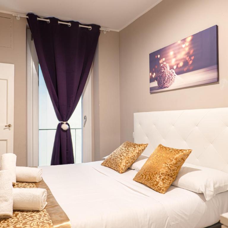 Santa Croce 2 Bedroom, Comfort, AC & Wi-Fi - Two-Bedroom Apartment with Balcony - 5