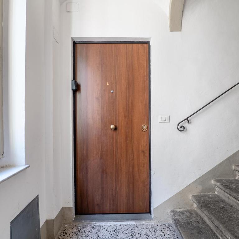 Santa Croce 2 Bedroom, Comfort, AC & Wi-Fi - Two-Bedroom Apartment with Balcony - 14