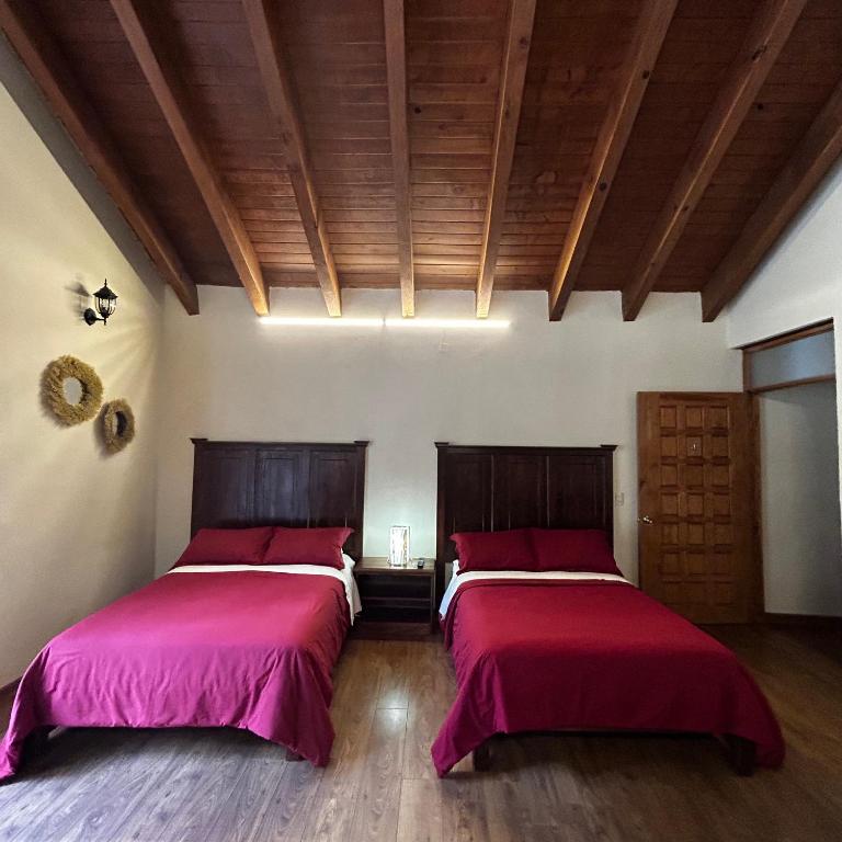 CORTIJO LA CASONA & Bungalow al Pie de la Montaña - Habitación Familiar con balcón - 5