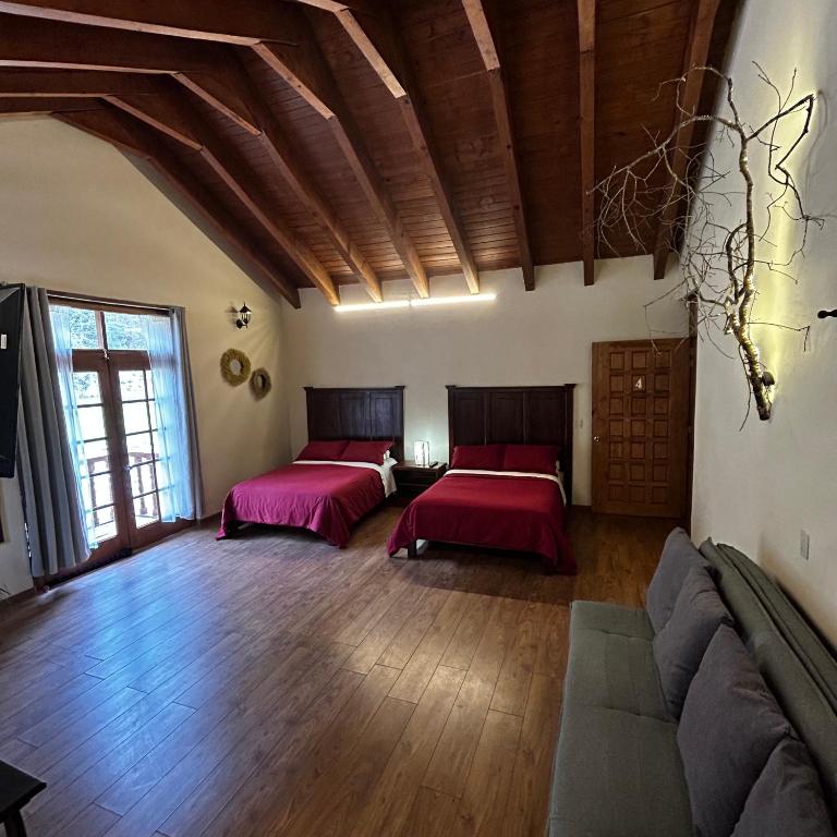 CORTIJO LA CASONA & Bungalow al Pie de la Montaña - Habitación Familiar con balcón - 3