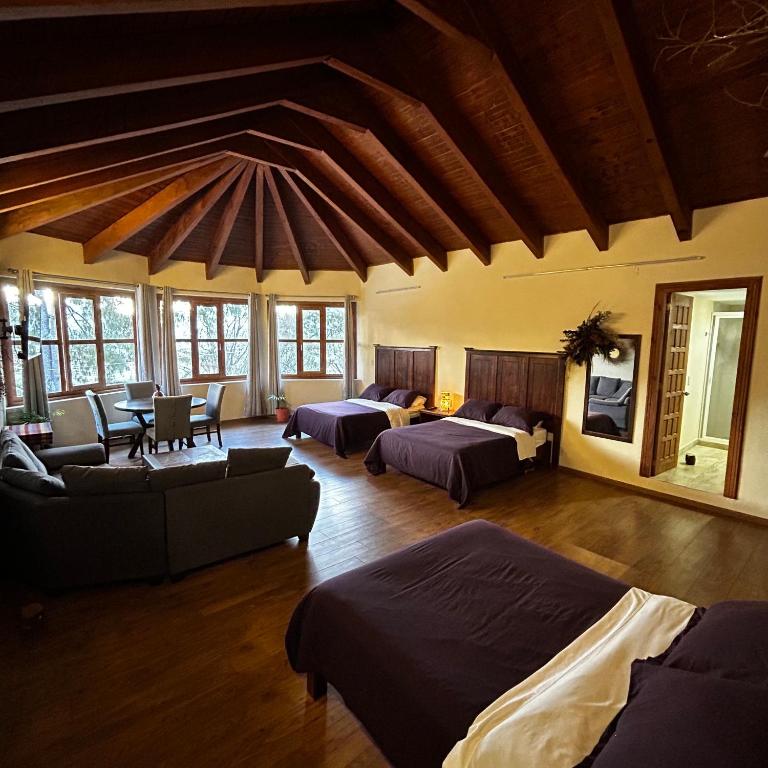CORTIJO LA CASONA & Bungalow al Pie de la Montaña - Habitación Familiar Deluxe - 3
