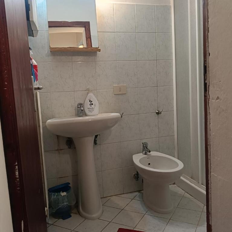 Casa Dhanada - Camera Matrimoniale con Bagno in Comune - 10
