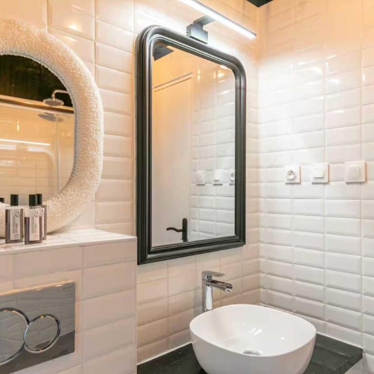 2BDR 6P duplex flat near the Moulin Rouge - Appartement 2 Chambres - 22