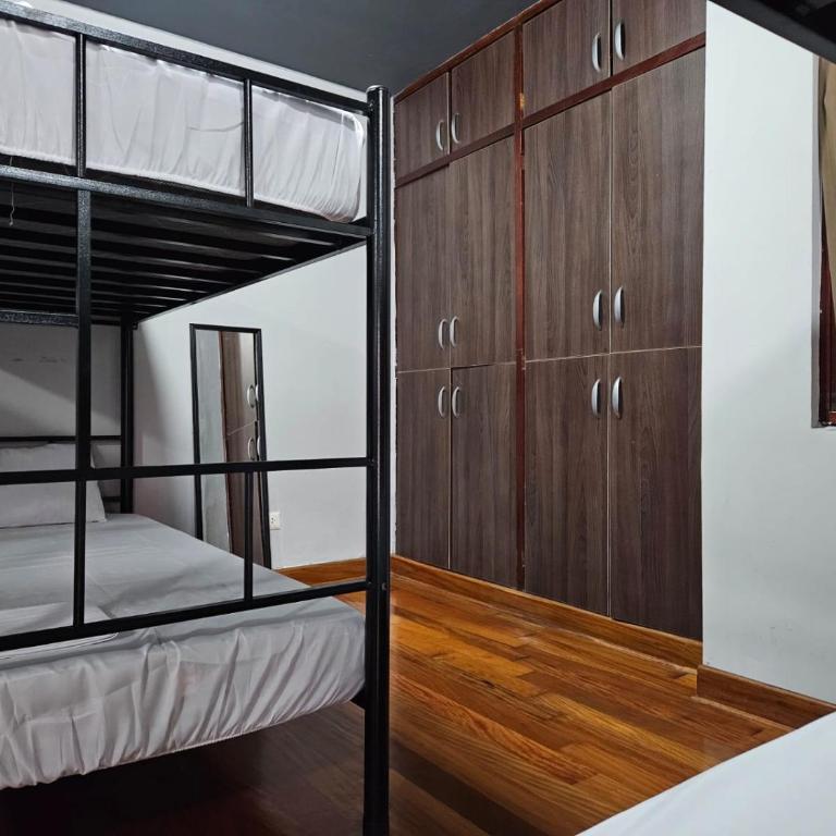  - Room #1715234404 - 1