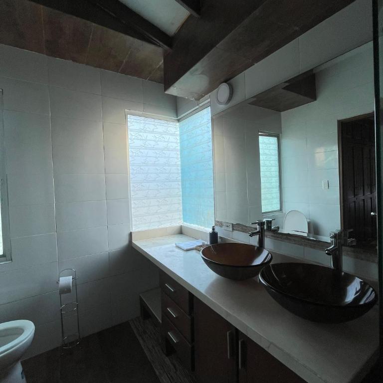 Casa espectacular en conjunto con piscina - Casa de 4 dormitorios - 3