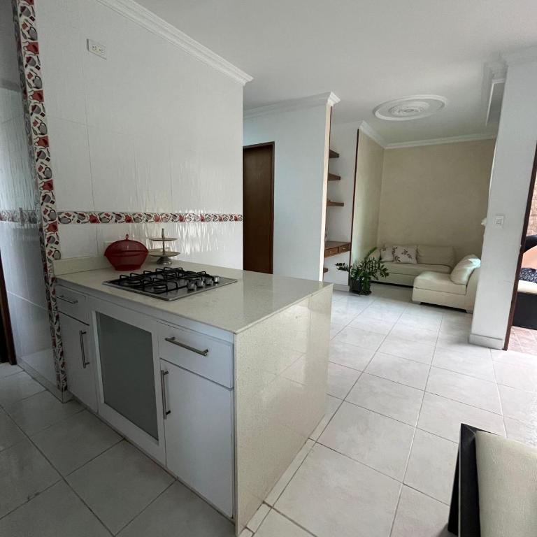 Casa espectacular en conjunto con piscina - Casa de 4 dormitorios - 16