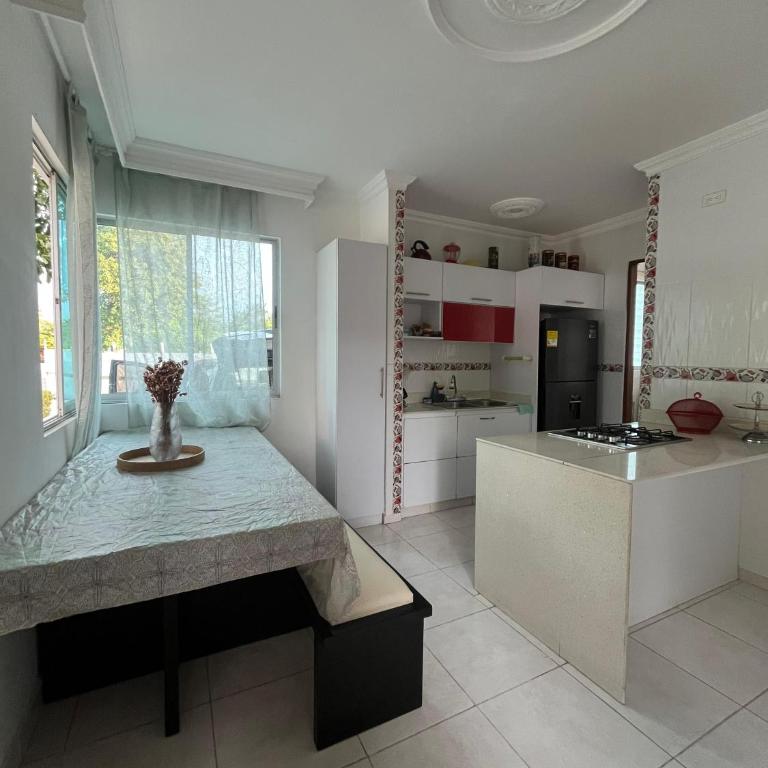 Casa espectacular en conjunto con piscina - Casa de 4 dormitorios - 14