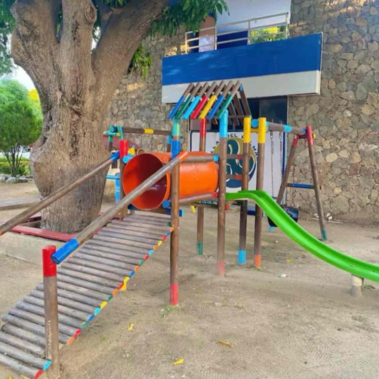 Casa espectacular en conjunto con piscina - Casa de 4 dormitorios - 24