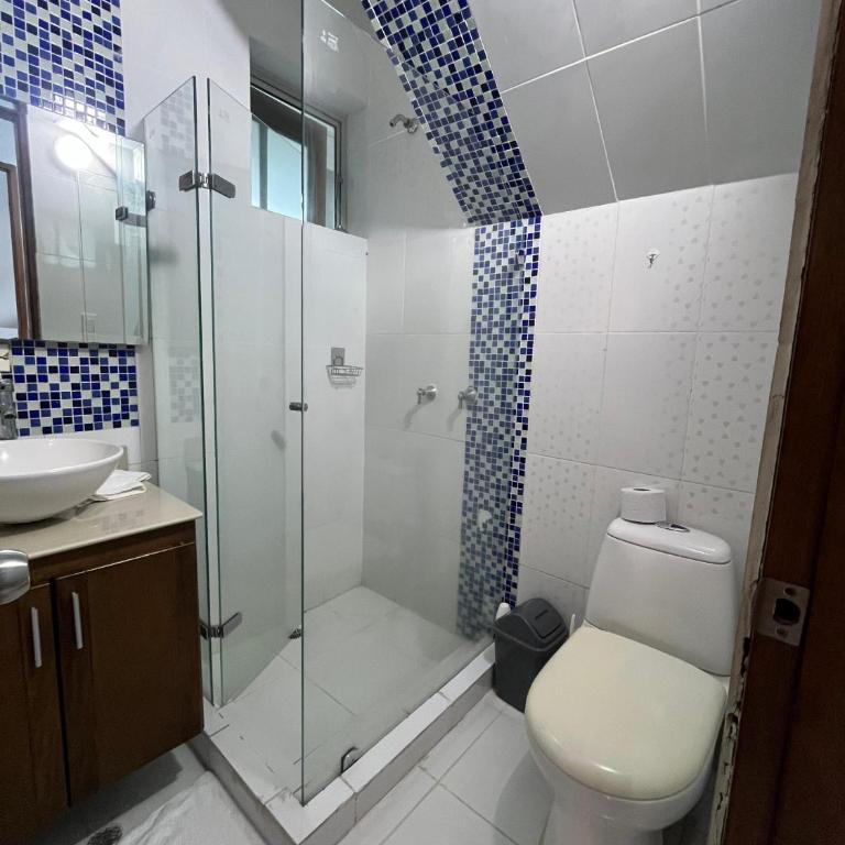 Casa espectacular en conjunto con piscina - Casa de 4 dormitorios - 13