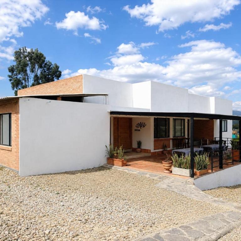 Casa El Roble paipa - Four-Bedroom House - 10