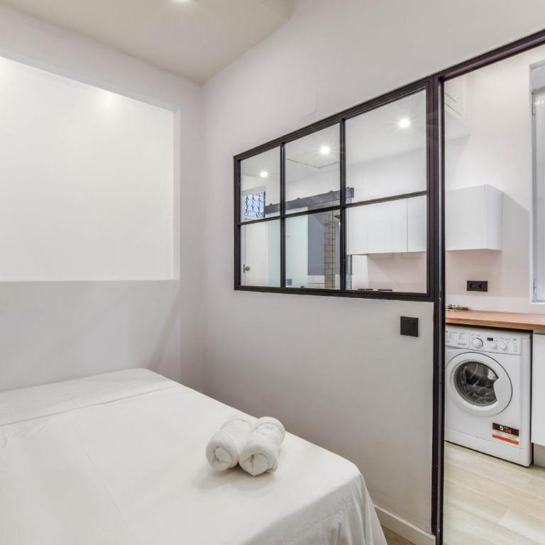 Modern Living Space in Historic Central Madrid - Apartment - 6