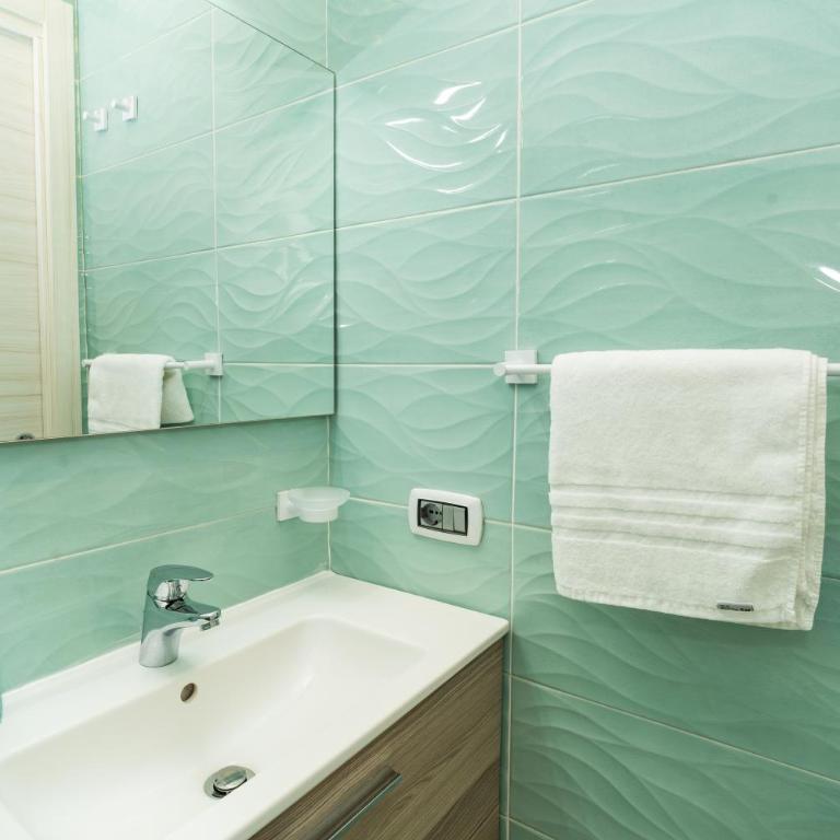 Sanità Rooms - Small Double Room - 6