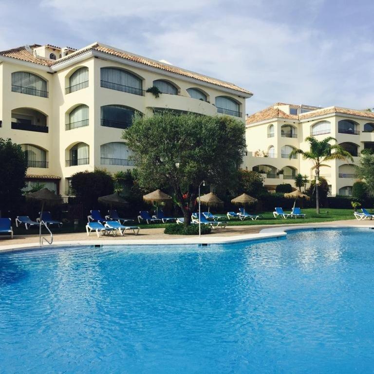 3 bedroom apartment Bahia de Marbella - Apartamento de 3 dormitorios con balcón - 2
